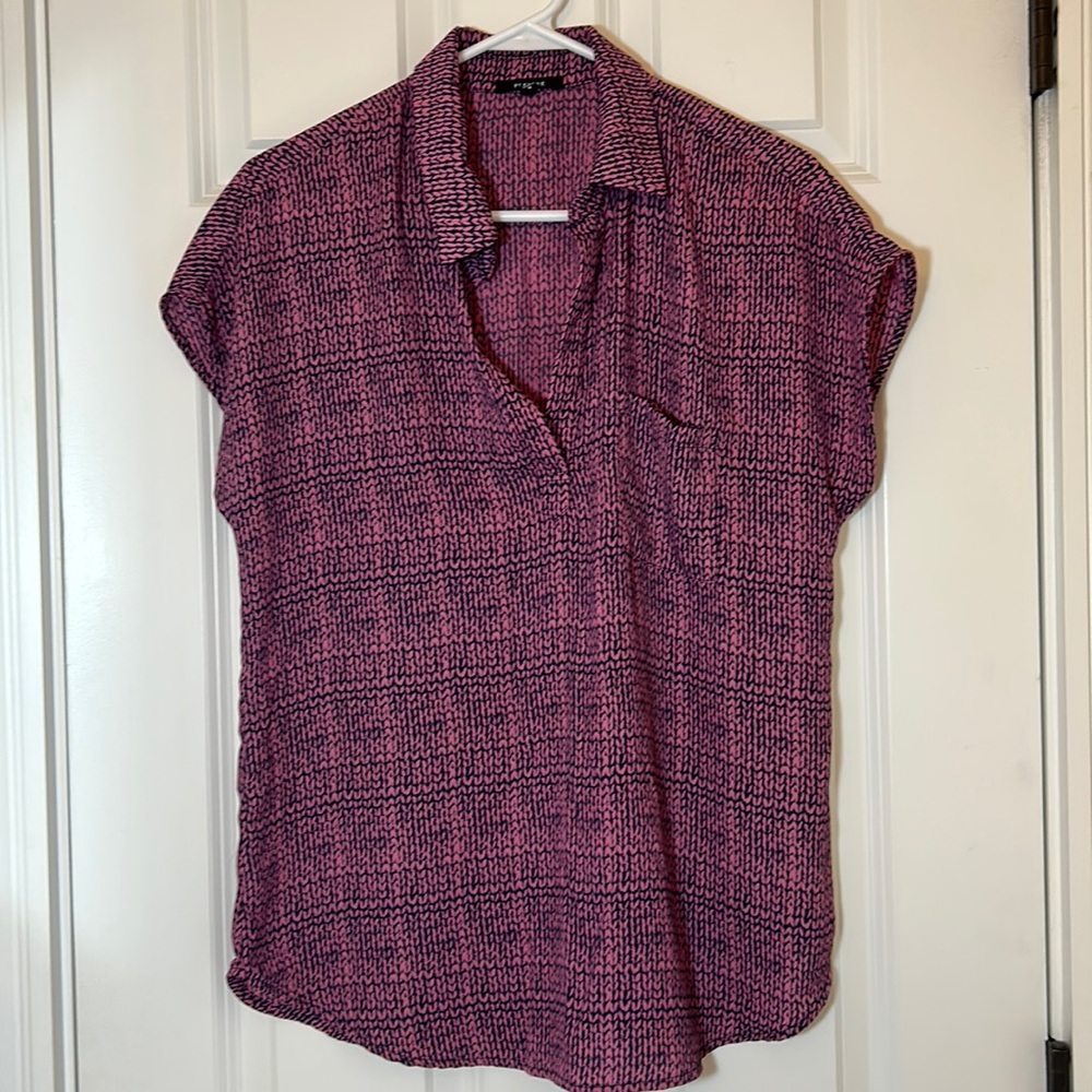 women’s size M short sleeve blouse